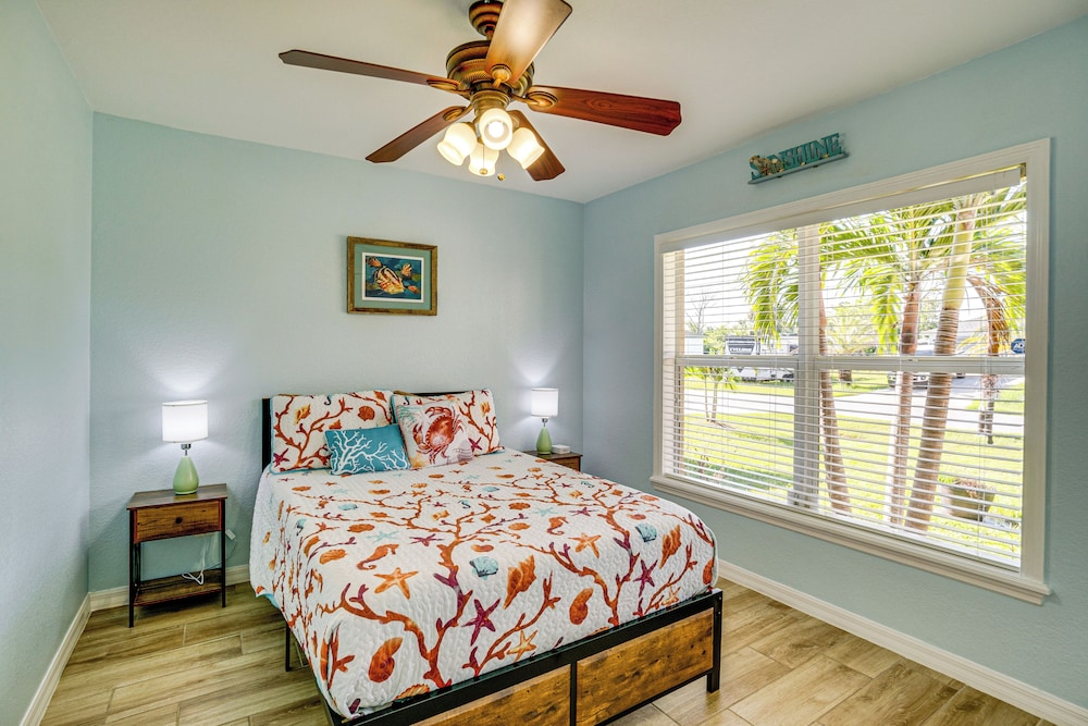 Port Charlotte Oasis w/ Boat Dock: Relax Poolside!