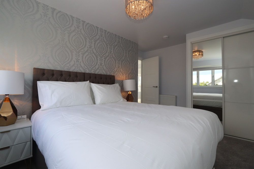 Dunfermline Luxury 3 bedroom house view 3