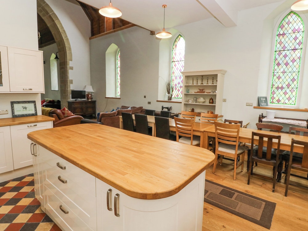 Church Llygad Y Dyffryn
