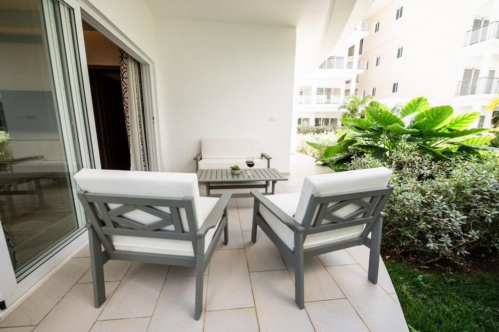 Stylish 3-bedroom Apartment Near the Bavaro Beach view 5
