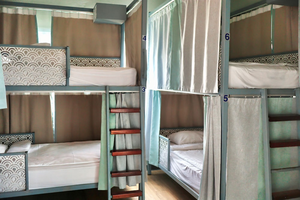 Friends Hostel - Phuket Airport