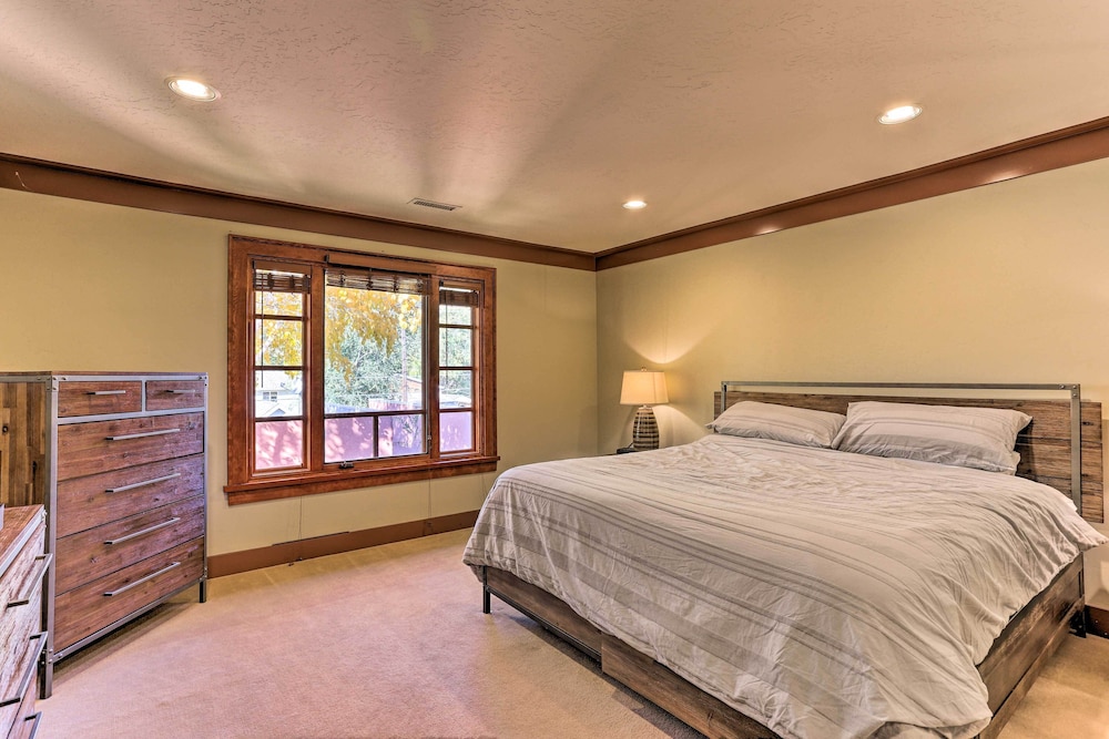 North End Boise Home w/ Courtyard ~ 3 Mi to Dtwn! view 5