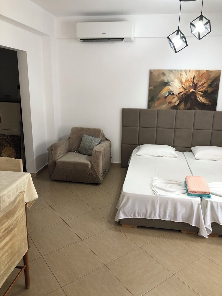 Monas Guesthouse