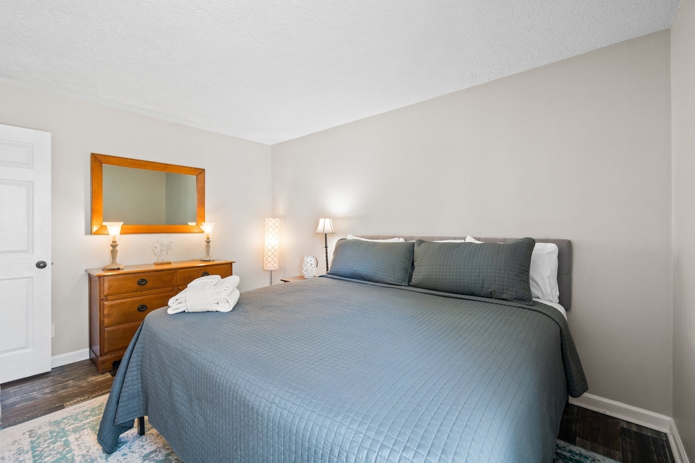 Beachy Bonanza by Book That Condo