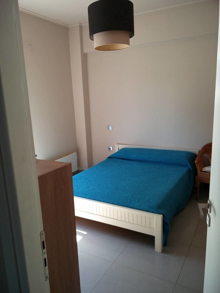 Seafront House photo 5