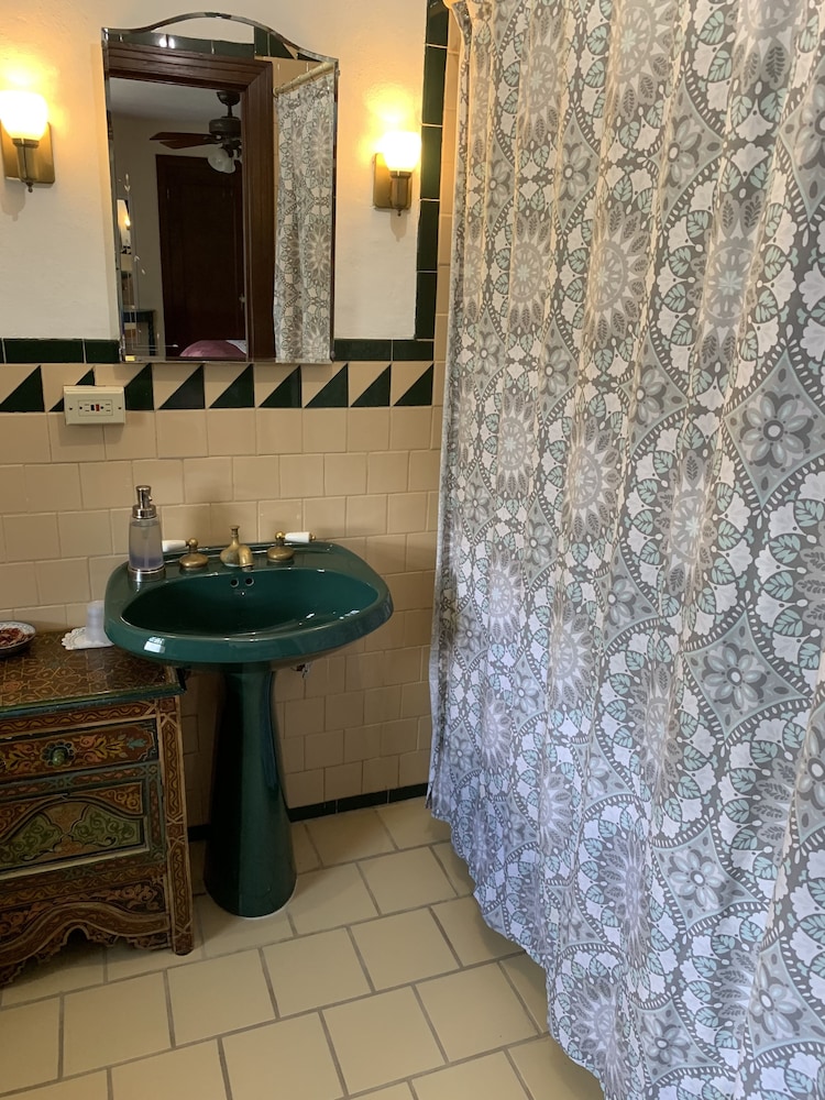 Georgian Garden Inn