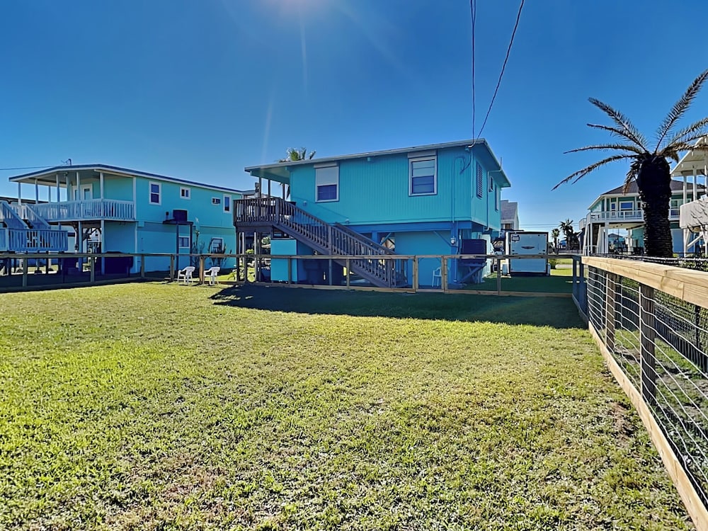 Coastal Den by Ryson Vacation Rentals