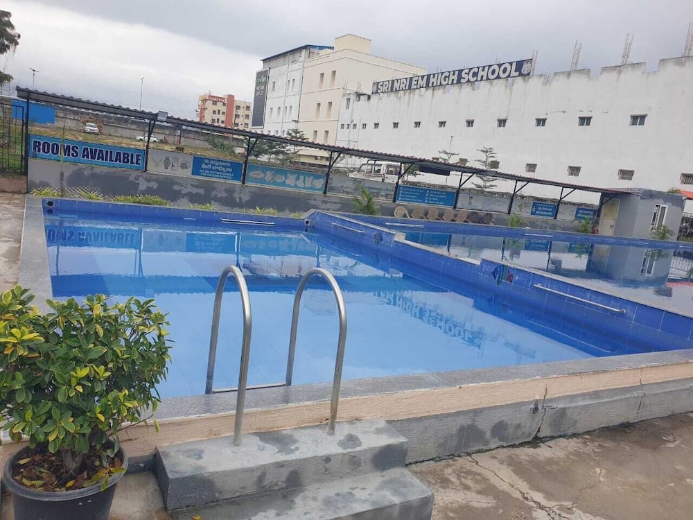 HIMALAYA POOL & RESORT