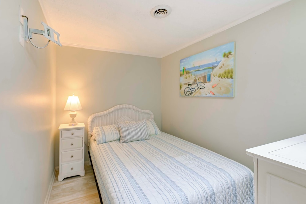 Steps to Rehoboth Bay Marina! Condo w/ Pool Access