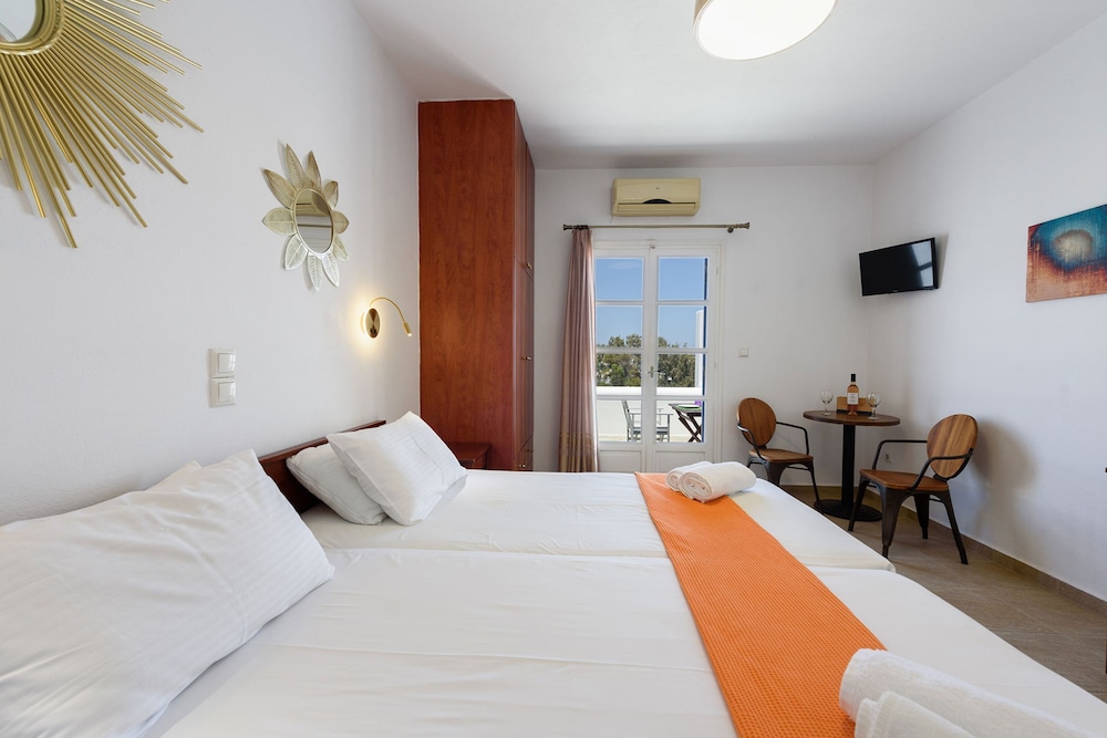 Aigaiou Avra Apartments