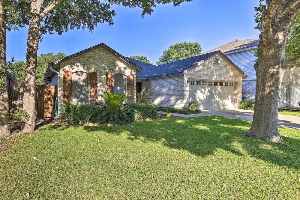 Peaceful San Antonio Oasis w/ Private Pool + Grill view 5