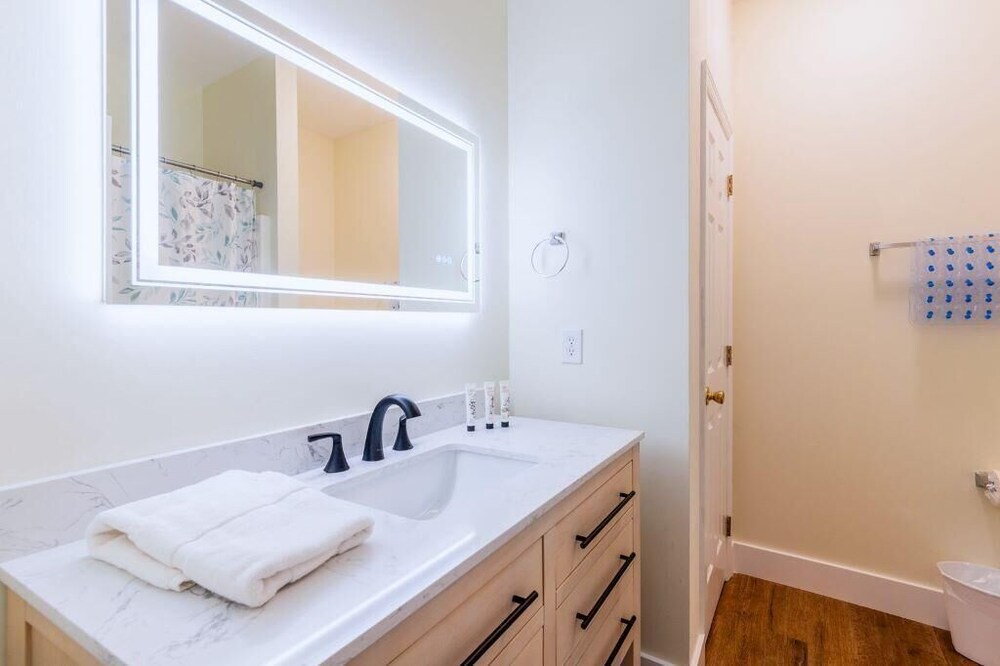 Calypso Cottage in Old Town Bluffton. in the Heart of Historic Old Town