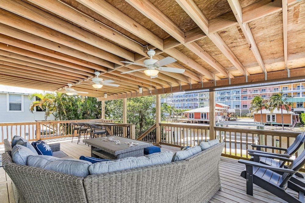 171 Canal Cove: 2br W/ Canal Views 2 Bedroom Home