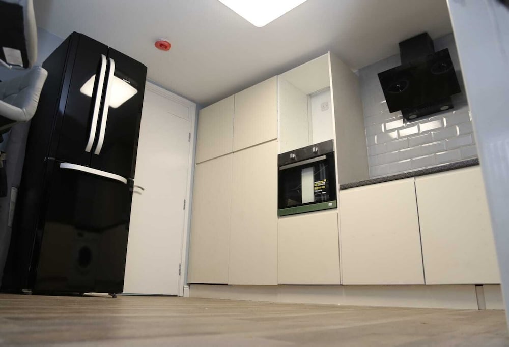 Budget 4-bed House in Woolwich