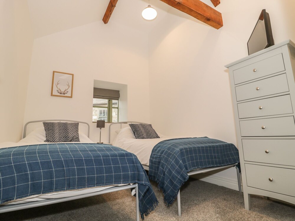 Oak Cottage view 3
