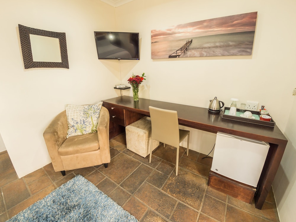 Mackaya Bella Guest House