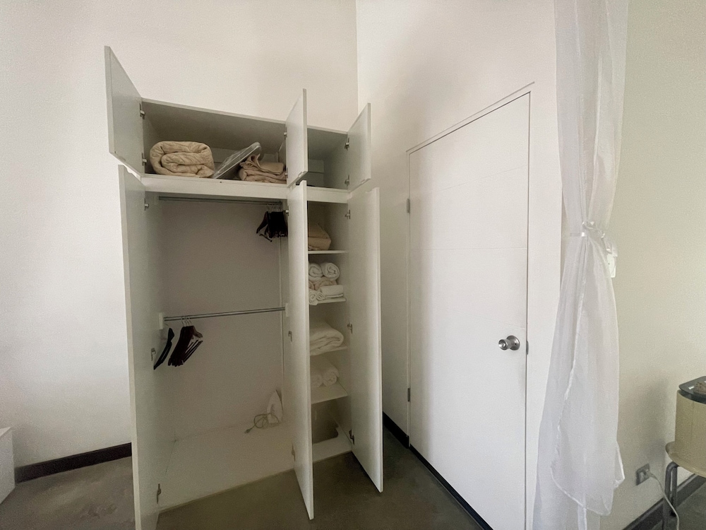 Beautiful Spacious Loft 2 Bedrooms 2 Full Baths 2 car Garage in Downtown