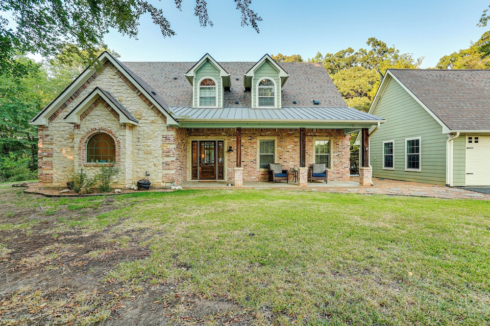 Game Room + Lake Bonham On-site: Family Getaway! view 5