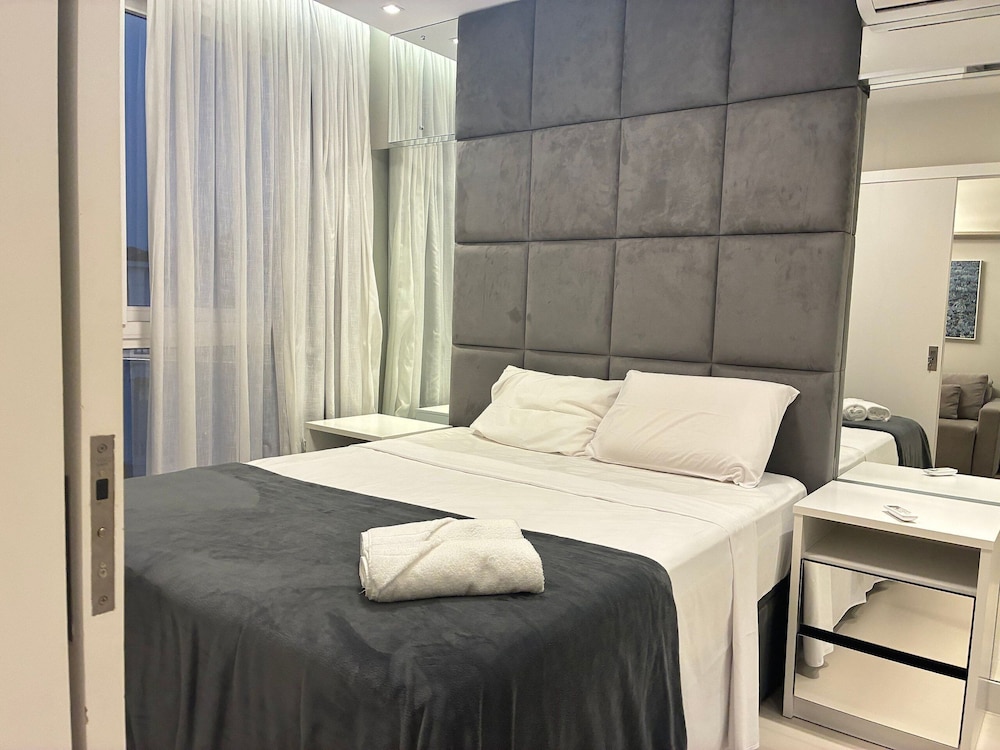 Condominium With Pool in Downtown Florianopolis - Cjos