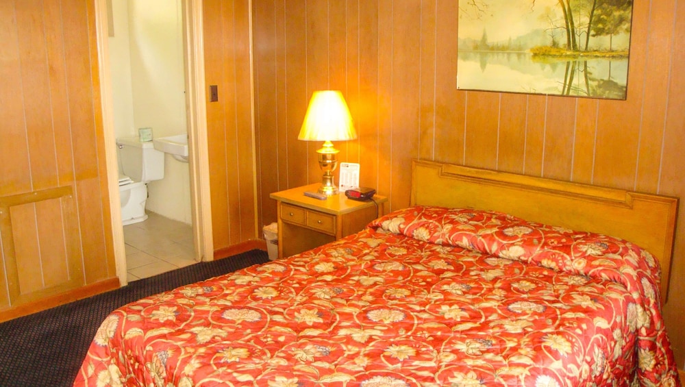 Junction City Vacations - Budget Host Golden Wheat Motel - Property Image 19