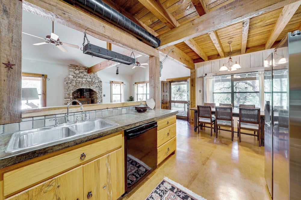Swim, Hike & Unwind: Serene Hill Country Retreat