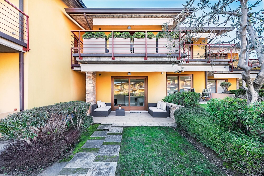 Oliveto al Porto 4 Apartment by Wonderful Italy view 2