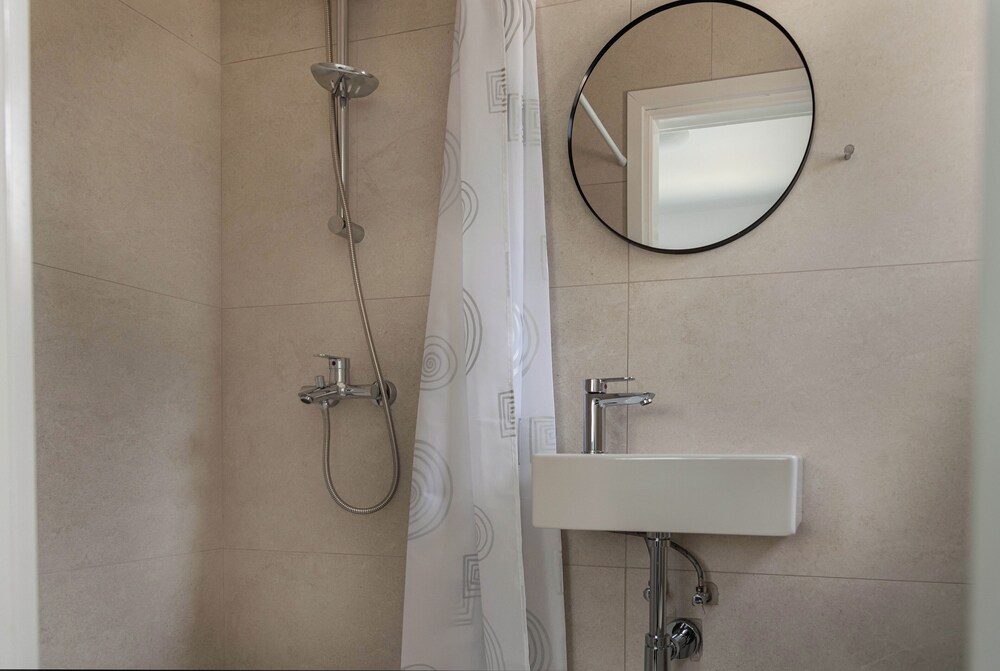 Phaedrus Living Olga Residence