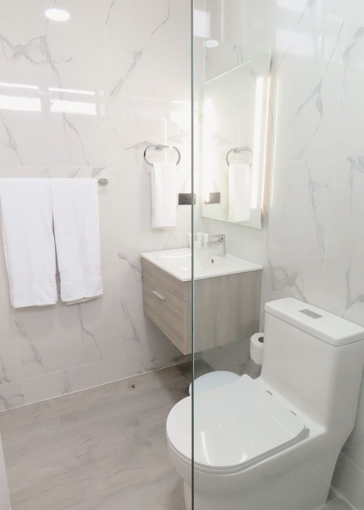 The Towers G406 NOK Fantastic 2BR Apartment by Vistacana Rentals