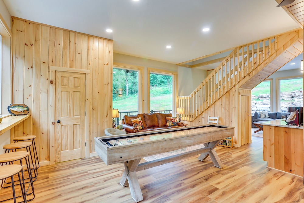 Resting Eagle Cabin w/ Mtn Views in PA Wilds