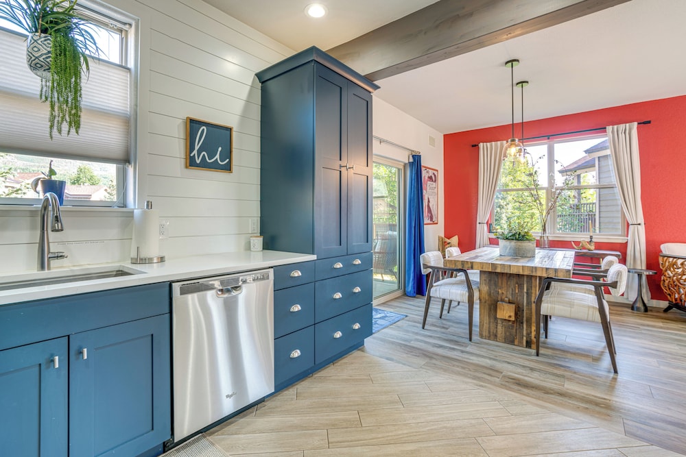 8 Mi to Copper Mtn: Frisco Home w/ Shuttle Access