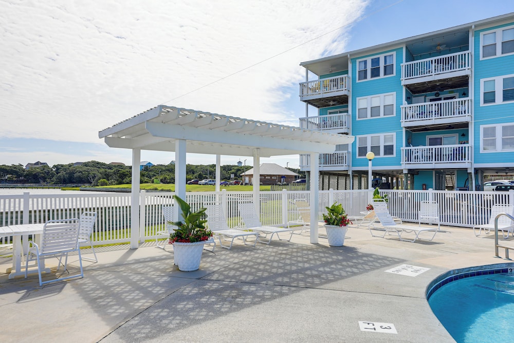 Marina Views, Walk to Beach: Atlantic Beach Condo!