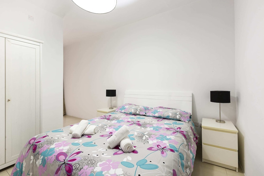 Sliema 2 Bedroom Apartment view 2