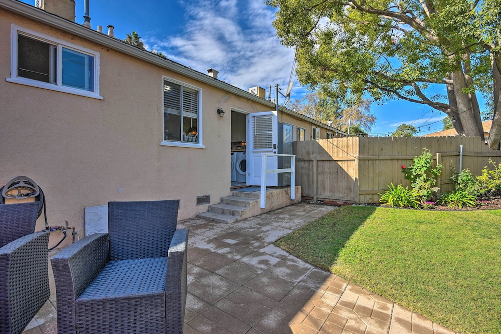 Burbank Vacations - Stylish Modern Burbank Gem w/ Private Yard! - Property Image 6