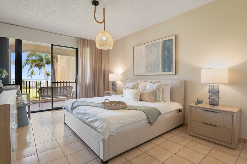 Beachfront Paradise 2BR Crescent Beach Seaside