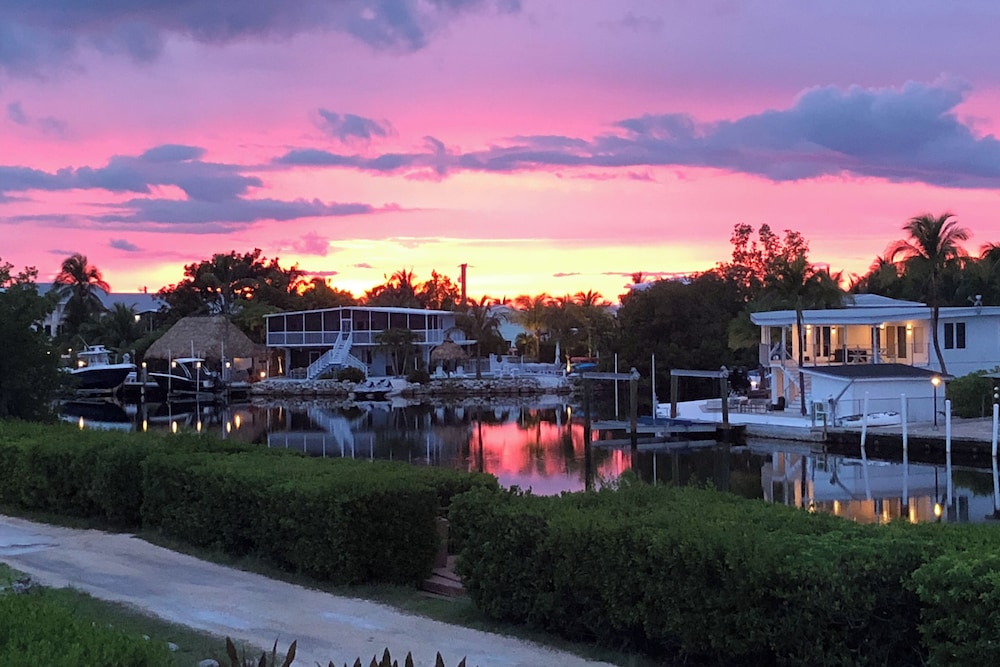 < 1 Mi to Pennekamp: Tranquil Escape w/ Dock