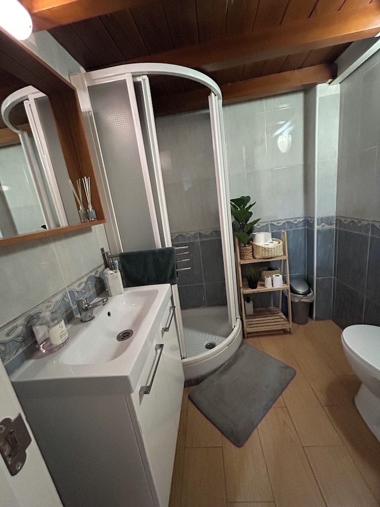 airbhouse private rooms & apartments