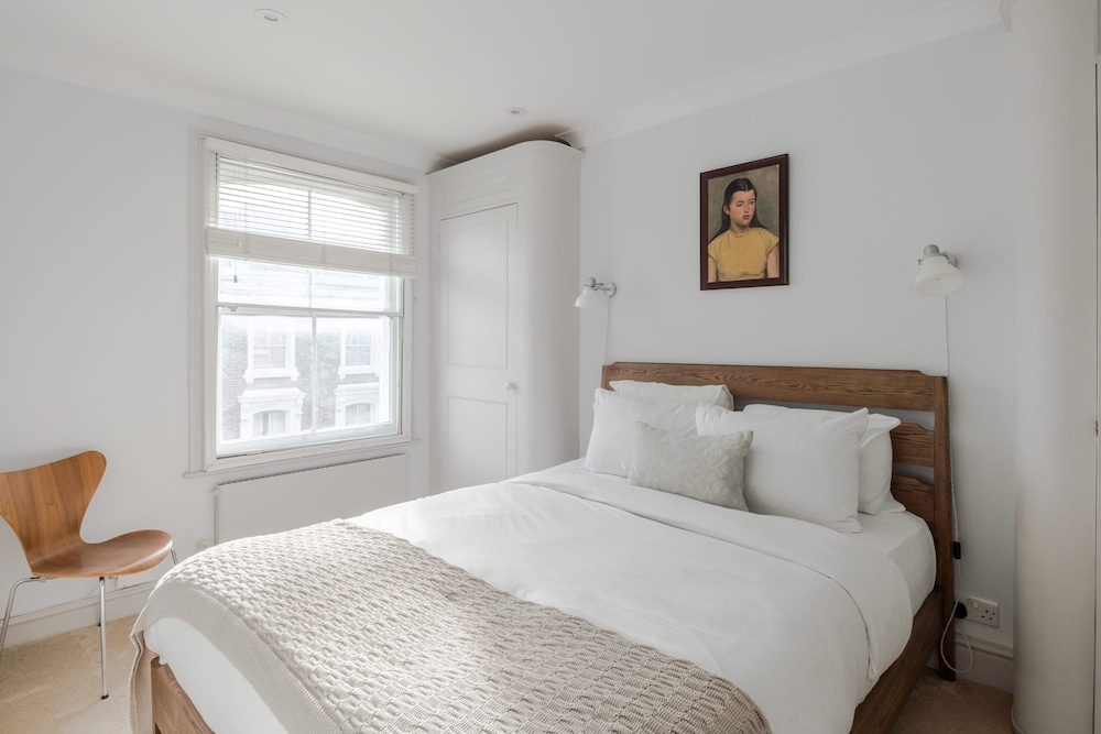 Light-filled Primrose Hill Rooftop Retreat