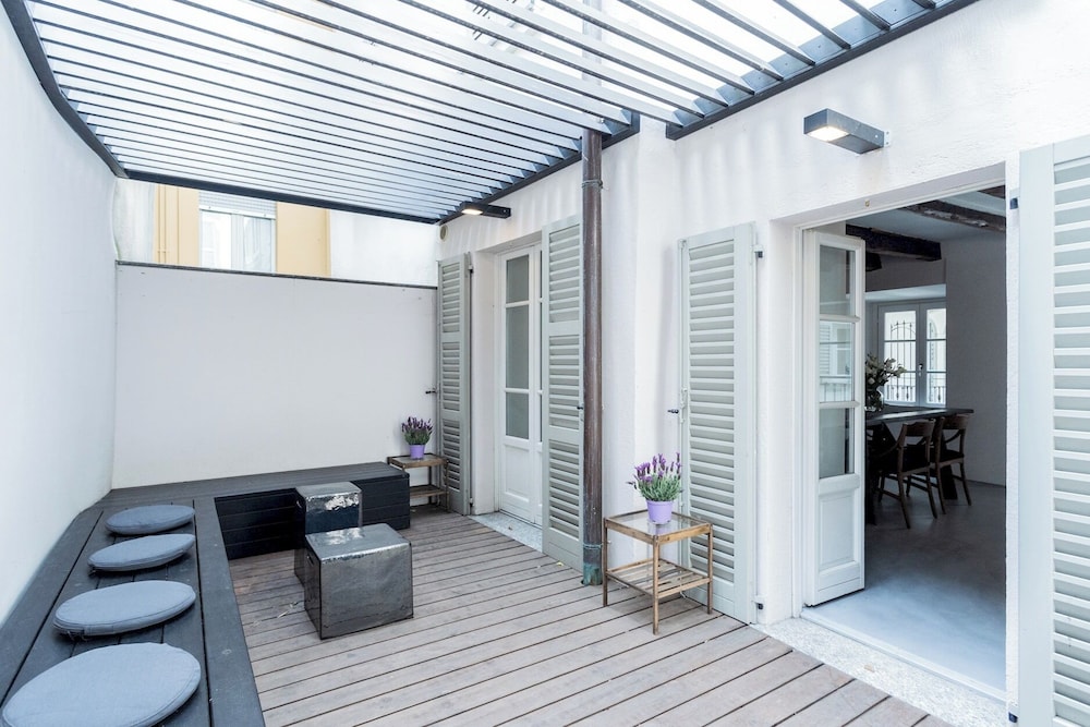 Shades Of Como With Private Terrace by Rent all Como