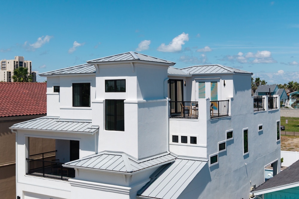 Miramar House, 120 E. Constellation 6 Bedroom Home