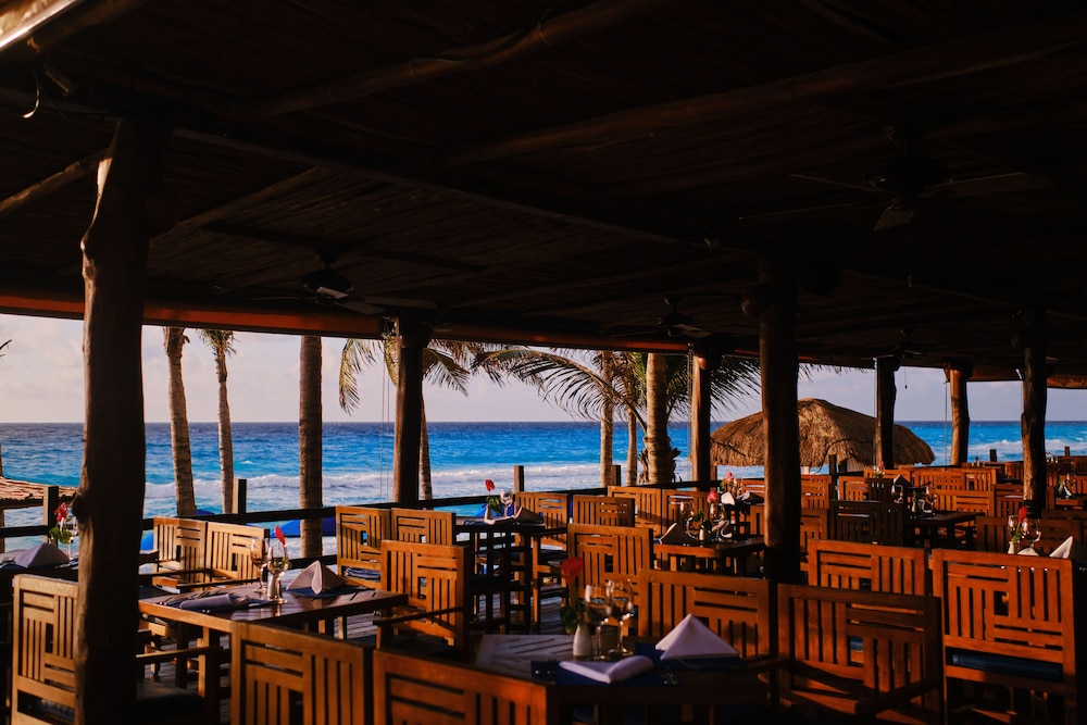 Hotel NYX Cancun All Inclusive