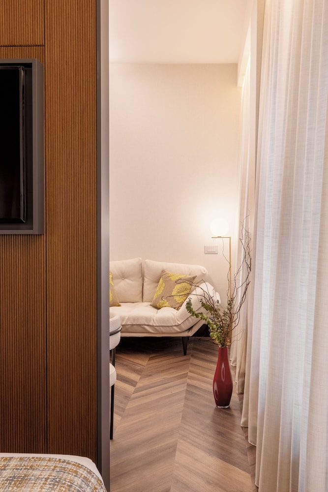 LUMERA STAY - Brera