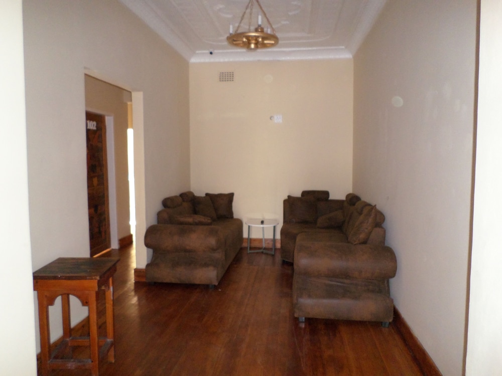 Johannesburg Vacations - DJ Guest Lodge - Property Image 18