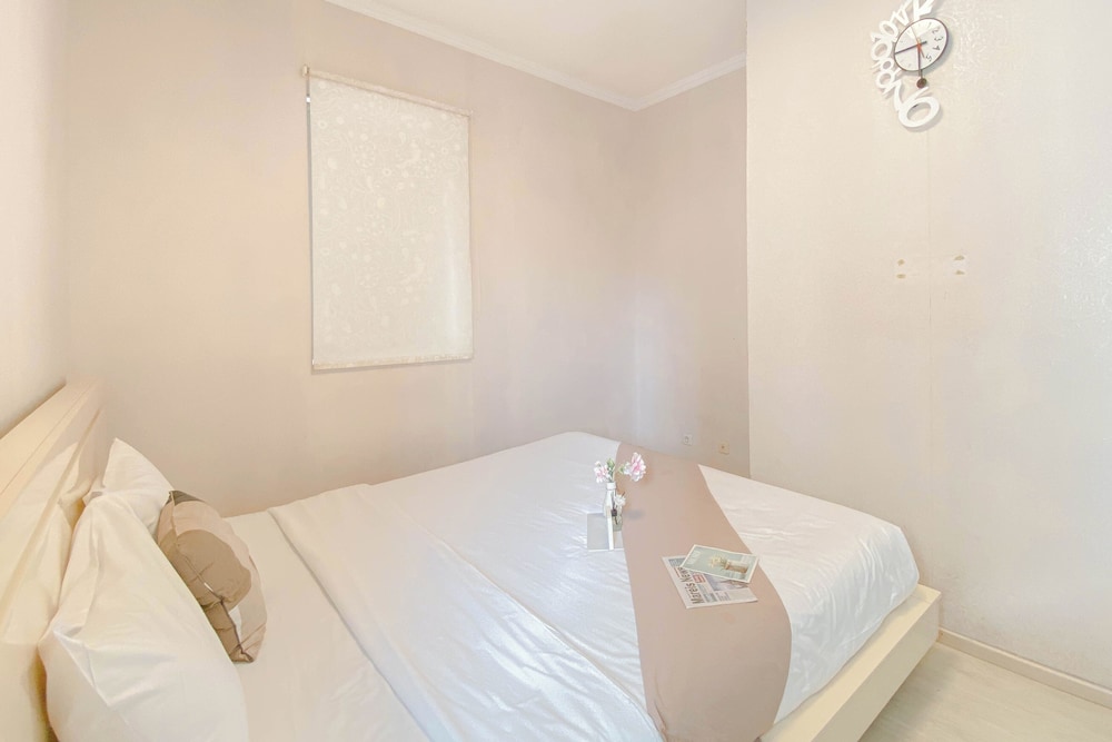 Strategic And Homey 2Br At Grand Palace Kemayoran Apartment