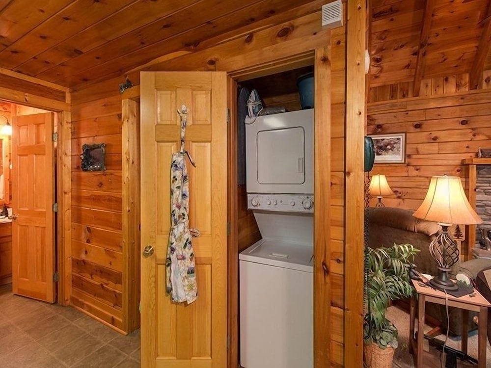 Forest Fling 2 Bedroom Cabin by RedAwning