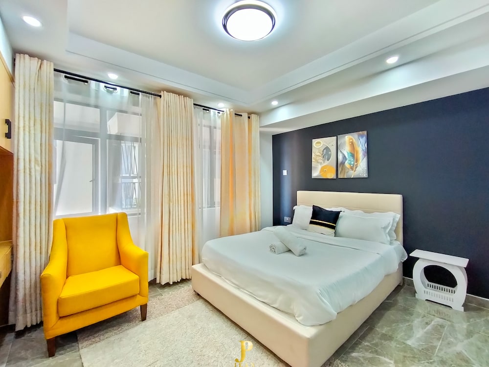 Lux Suites Heartland Business Apartments view 4