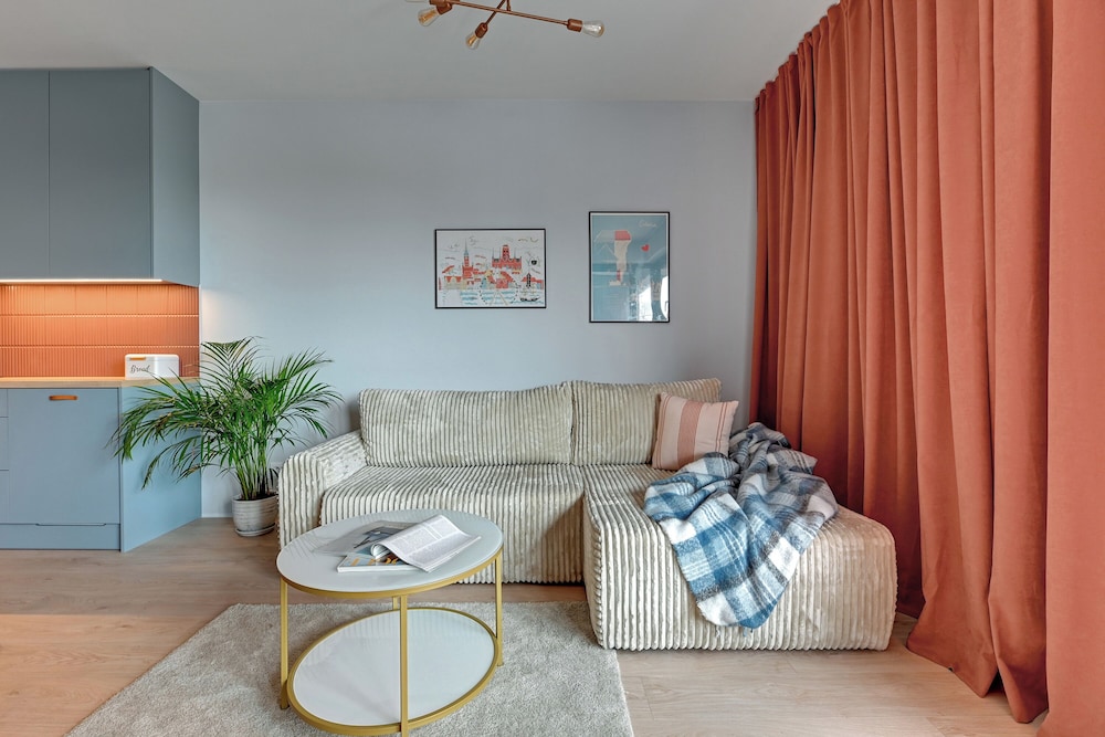 Doki Living - Foodhall & Parking by Downtown Apartments