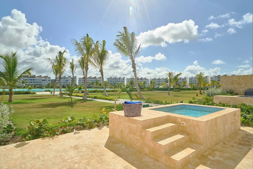 Luxury Escape Private Jacuzzi, Beach, Punta Cana Sleep 5