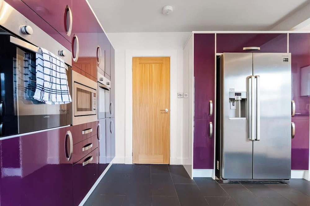 2bed House-free Parking