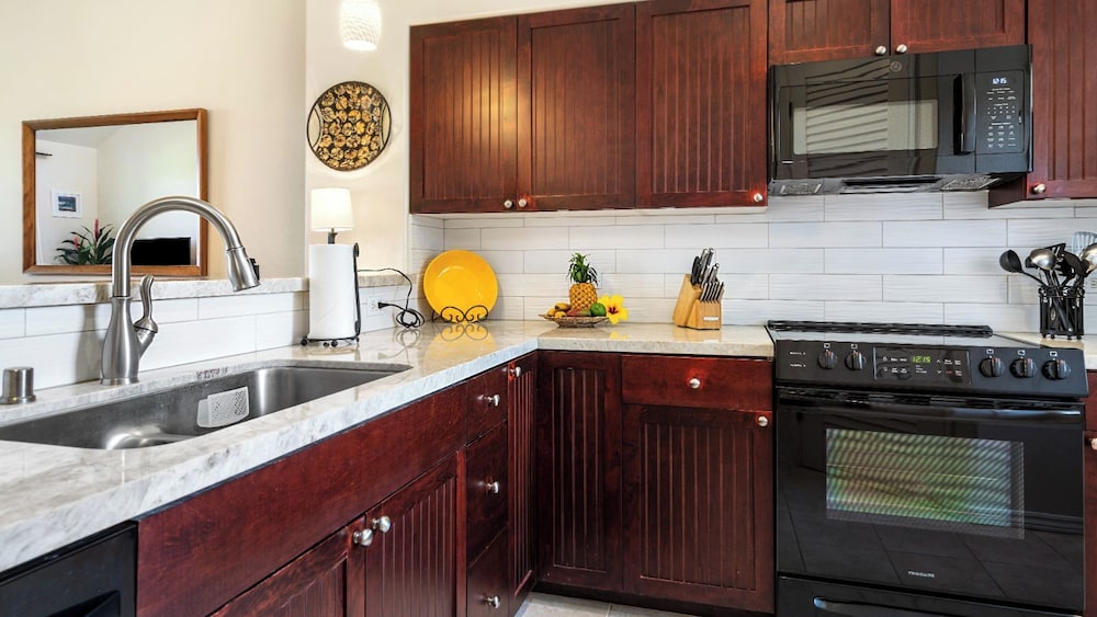 Top-floor Condo w/ Golf and Mountain Views - Pool, Gym, Wifi - Vrkcv