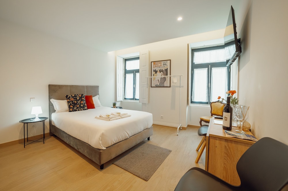 Carmo Residence Porto - S ANA by Vacationy